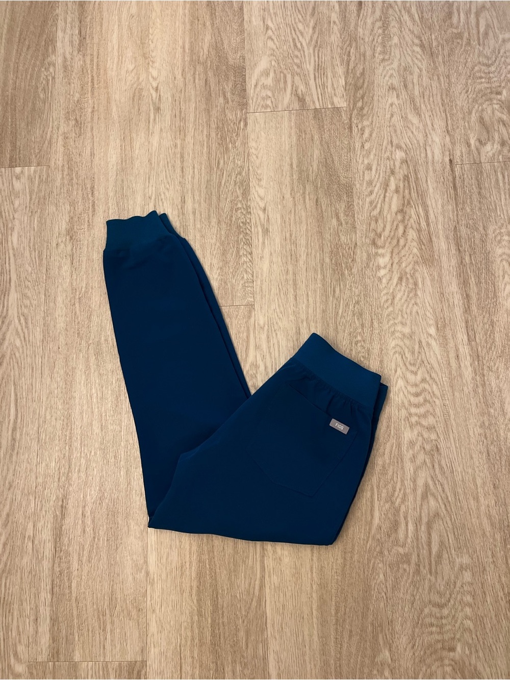 figs scrub pants